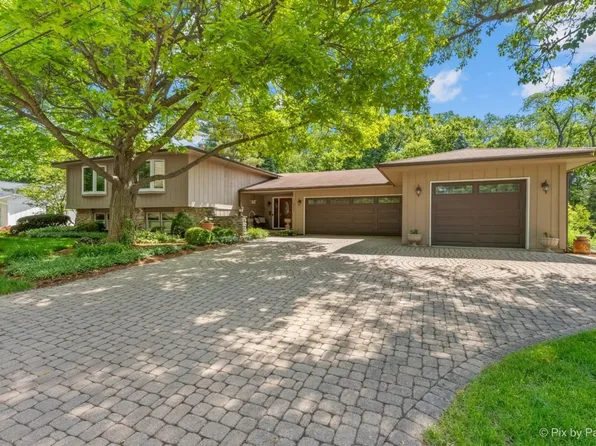 911 Western Ave, Geneva, IL 60134