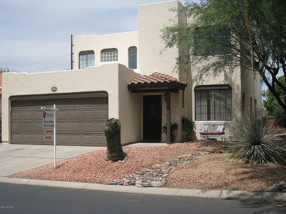 Front Yard & garage