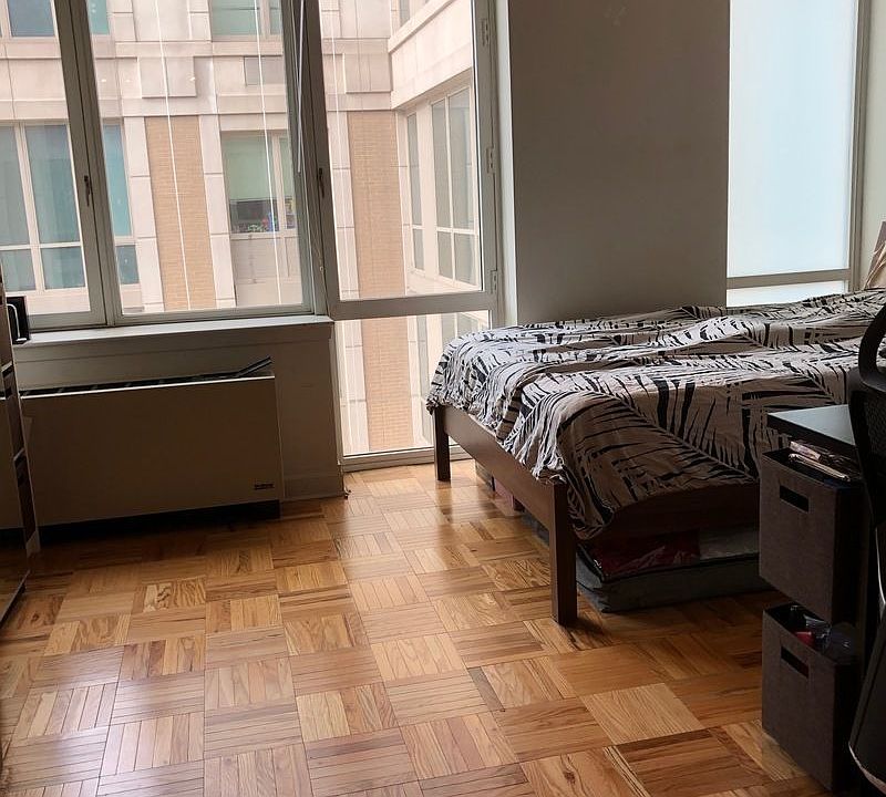 1st image of 1510 Lexington Ave APT 17A