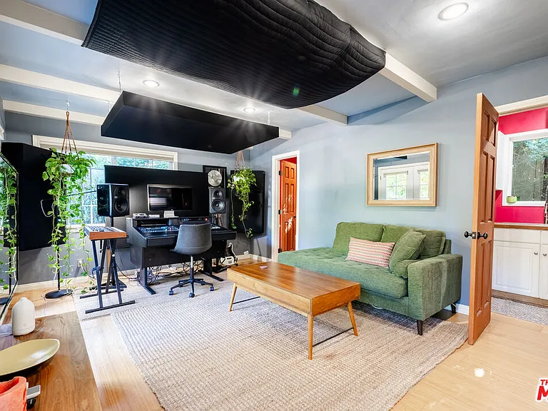 17401 Londelius St — Photo 34