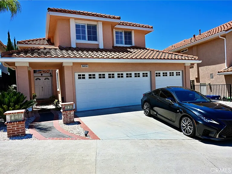 19850 Sierra Meadows Ln — Photo 1