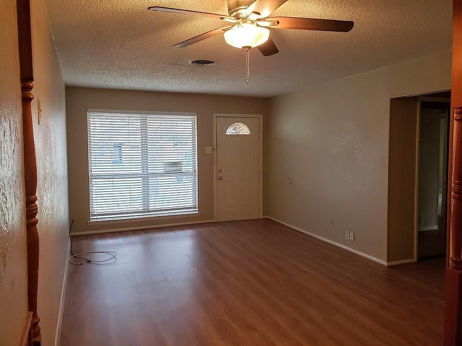 2nd image of 4431 Harvey Dr