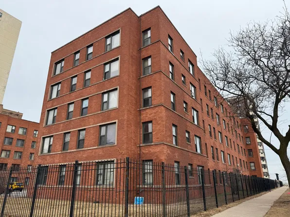 7363 S South Shore Dr APT 305, Chicago, IL 60649
