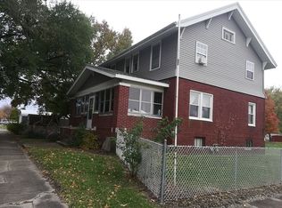 121 N 6th St, Mattoon, IL 61938