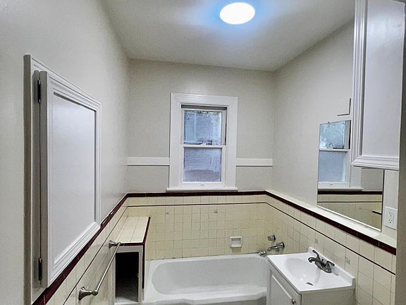 3rd image of 243 N Ellsworth Ave APT C
