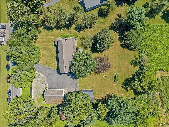 3rd image of 2776 Falls Rd
