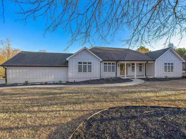 1 Sweetbriar Ct, Greer, SC 29650