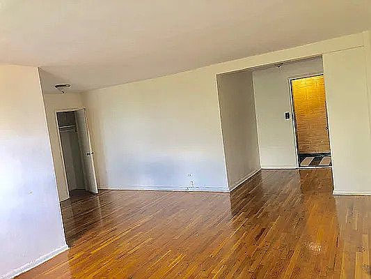 3rd image of 720 E 32nd St
