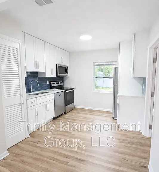 7131 Carlow St — Photo 14
