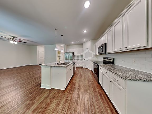 4th image of 230 Swan Dr