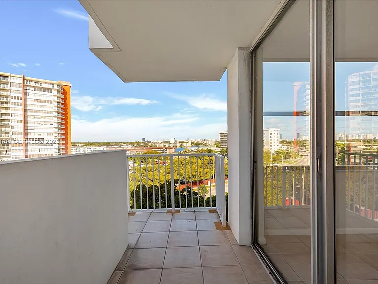 1300 NE Miami Gardens Dr #714E — Photo 12