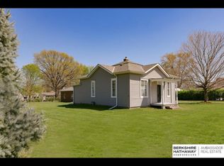 219 N 11th St, Fort Calhoun, NE 68023