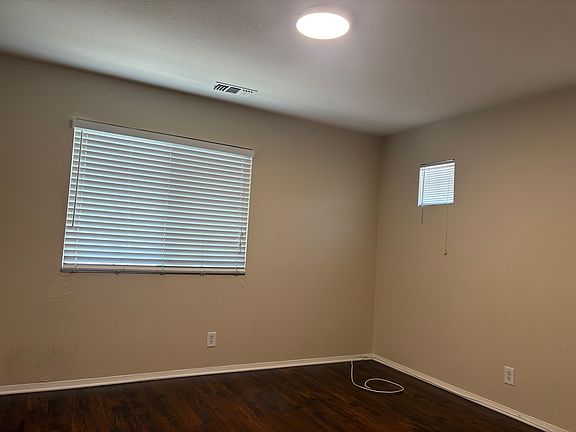 5th image of 437 N Placer Privado