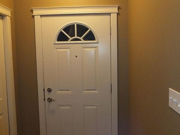 2nd image of 115 Sandstone Est