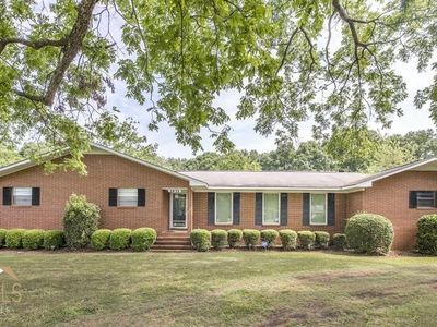 2835 Allen Rd, Macon, GA, 31216
