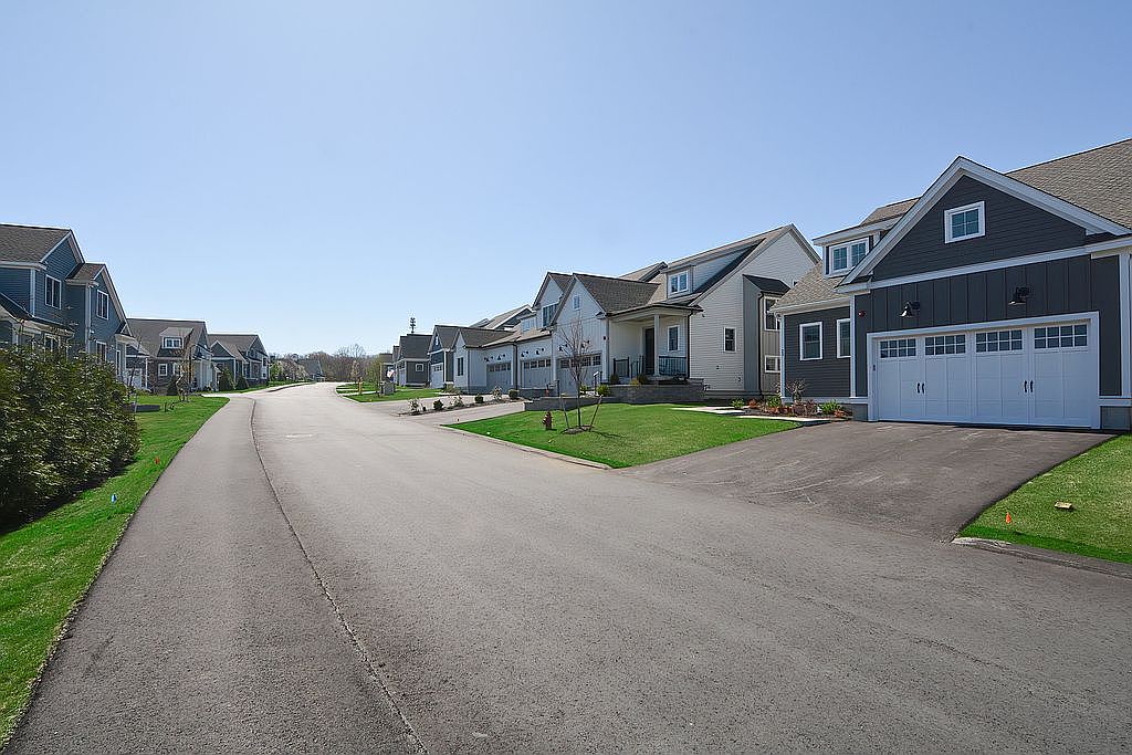 19 Weston Ln, Hopkinton, MA 01748 Zillow