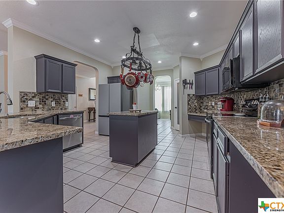 3rd image of 701 Bighorn Dr
