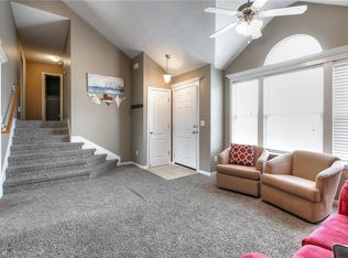 10818 N Sycamore Ave, Kansas City, MO 64157