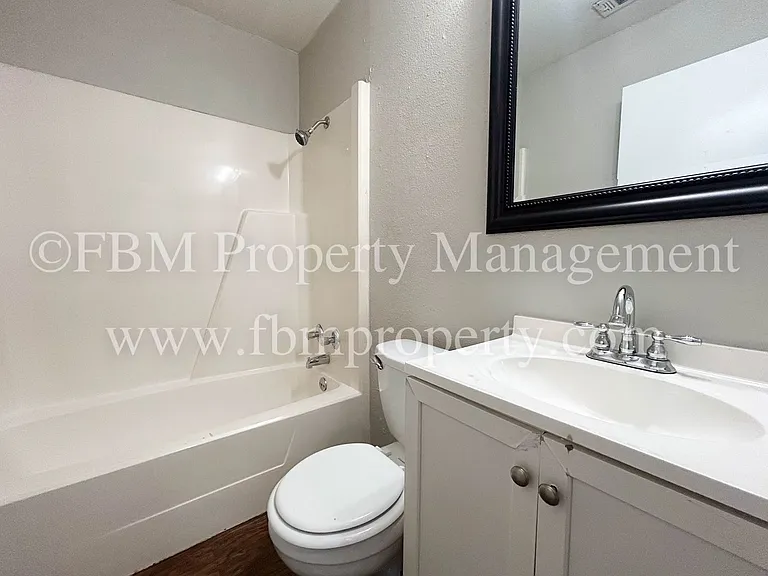 1603 S Hall St #A — Photo 10