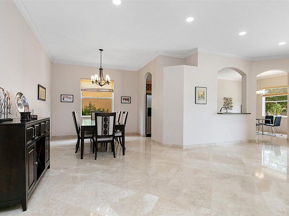 4th image of 4441 E Seneca Avenue