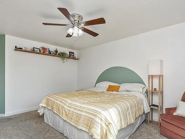 765 SW Portal — Photo 14