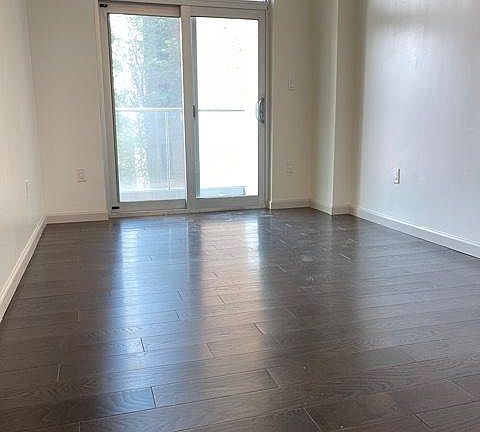 4th image of 14438 35th Ave APT 3C