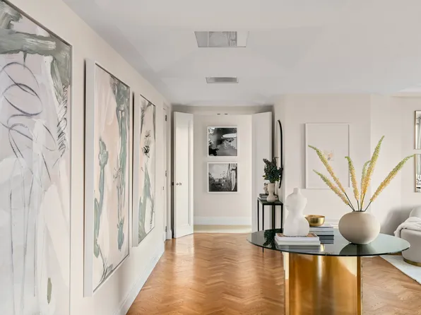 923 Fifth Avenue image 5 of 16