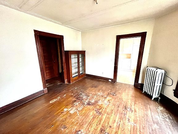 5th image of 150 Pine St