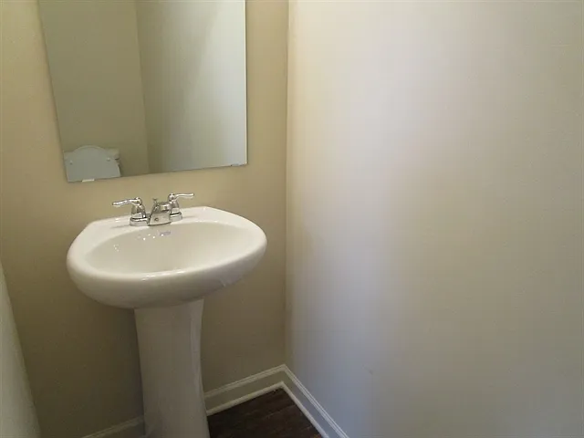 4 bed, 2.5 bath, 1829 sqft, $2,170 — Photo 4