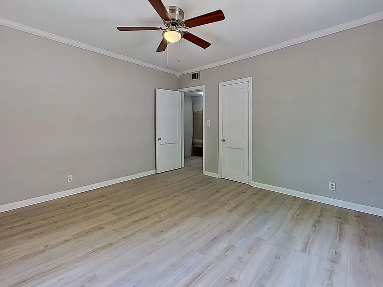 2851 College Street Quad — Photo 7