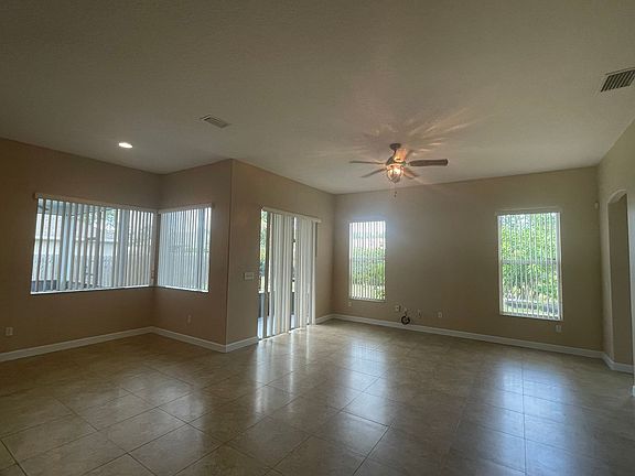 5th image of 1365 Depew St SE