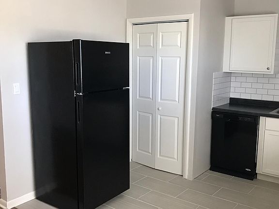 5th image of 8507 E 98th Ter