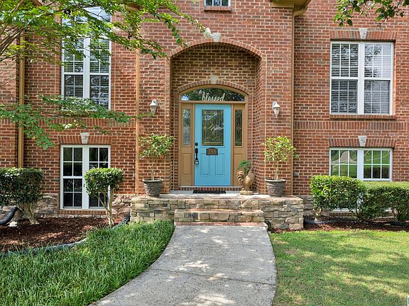 5th image of 288 Kentwood Dr