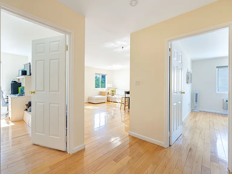 10 Palisade Ave #4C — Photo 2