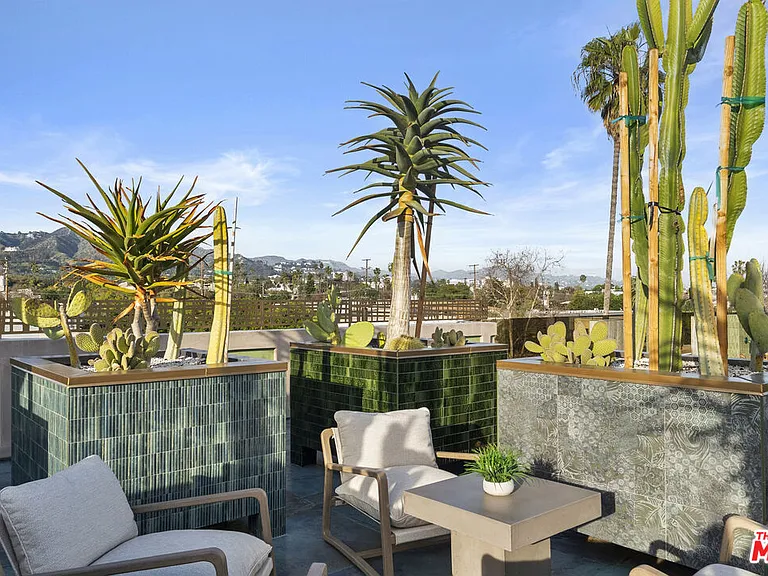 1021 N Ogden Dr #Penthouse 7 — Photo 23