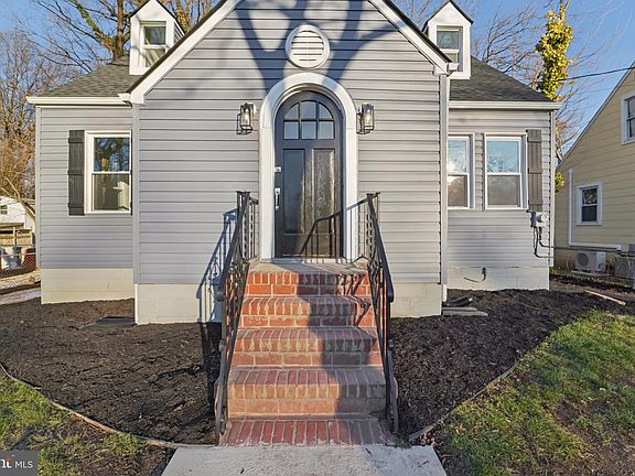 3rd image of 27 Pelczar Ave