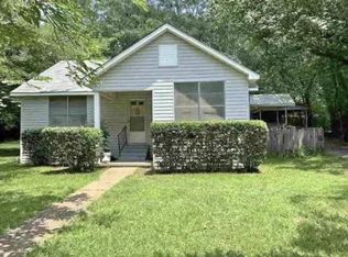 402 Pace St, Naples, TX 75568