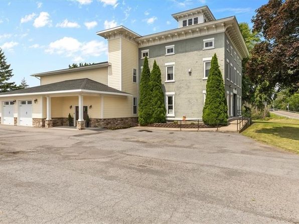 180 Geneva St, Lyons, NY 14489