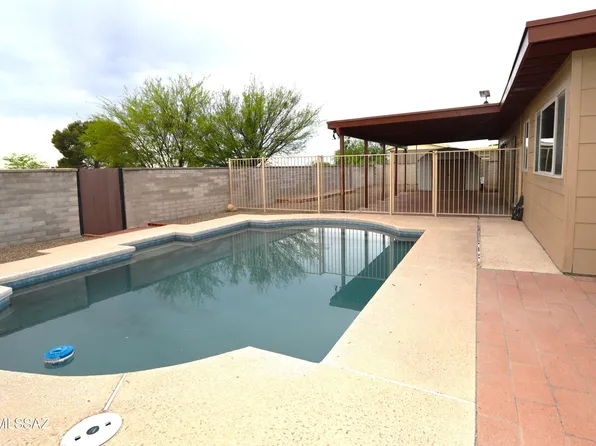 9710 E Celeste Dr, Tucson, AZ 85730