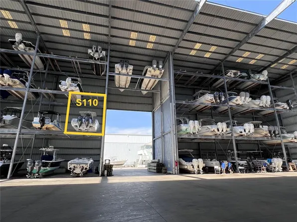 100 Circuit Rd #S-110, Nokomis, FL 34275