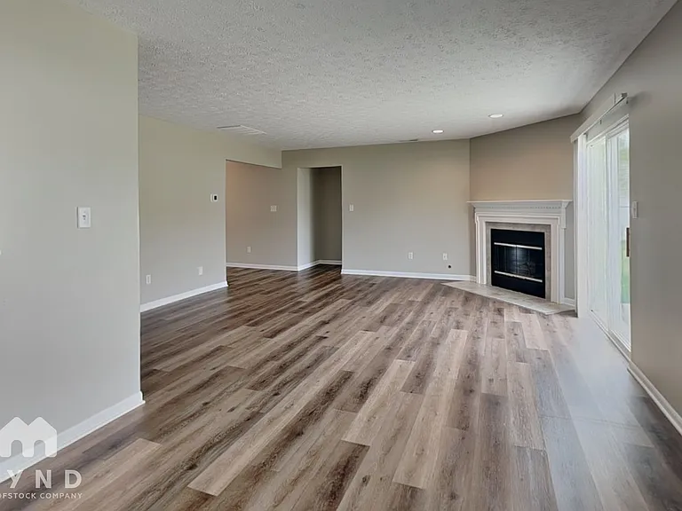 6822 Bluestem Ct — Photo 2