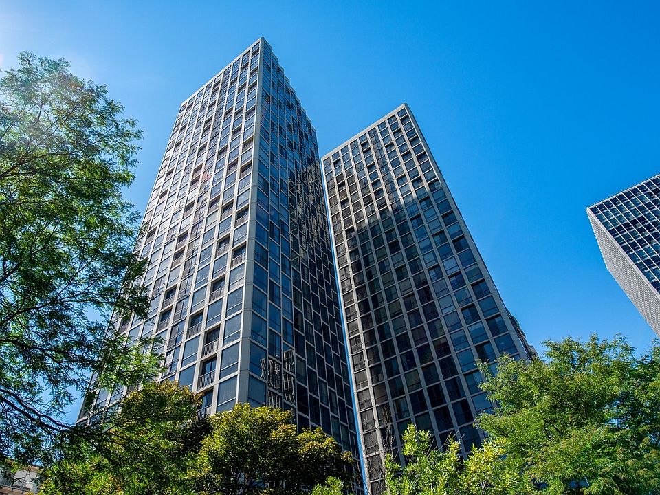 1st image of 345 W Fullerton Pkwy APT 905