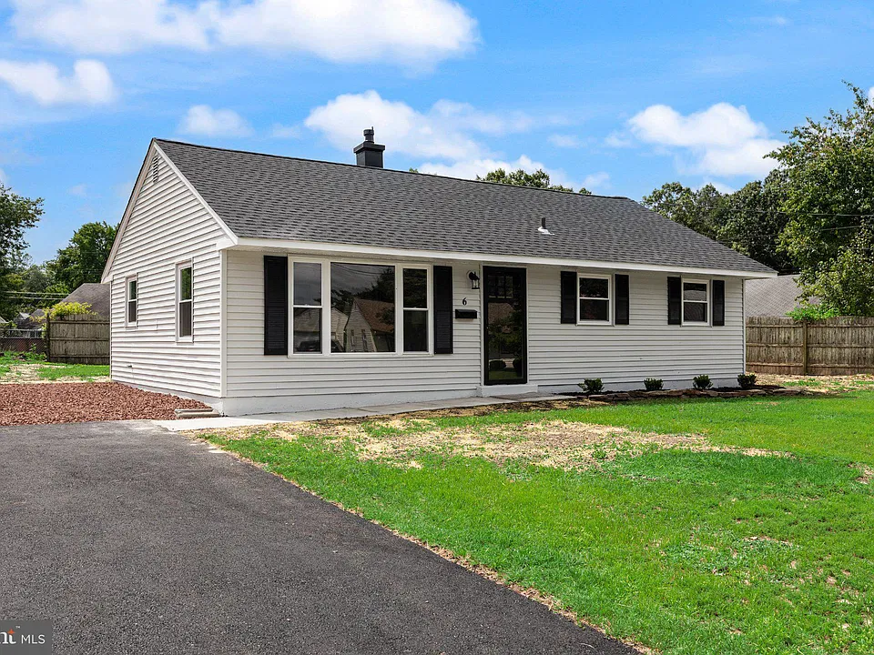 6 Holly Dr