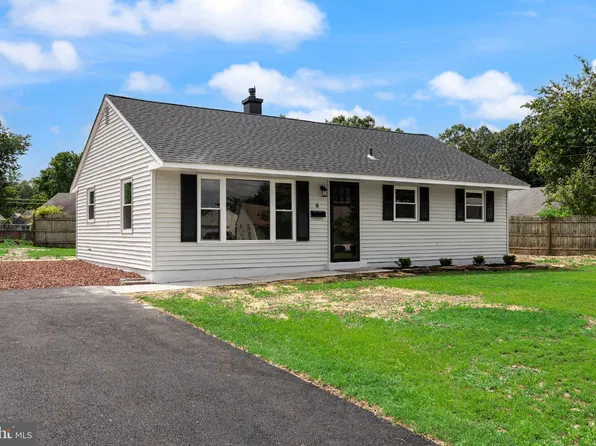 6 Holly Dr, West Berlin, NJ 08091