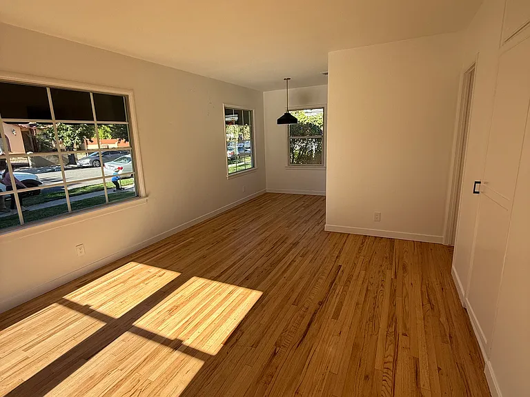 4368 Kraft Ave #1 — Photo 1