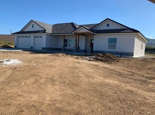 8276 Eaby Rd, Phelan, CA 92371