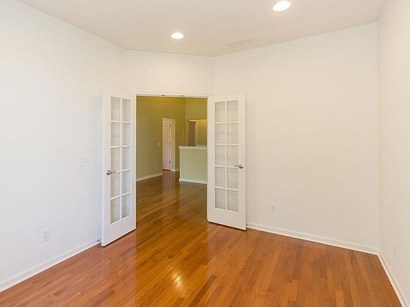 4th image of 16279 Dursley Ct