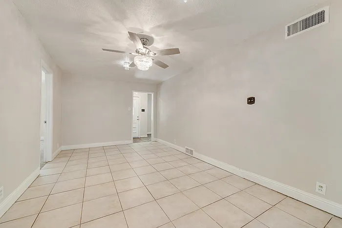 3404 Gray Dr — Photo 8