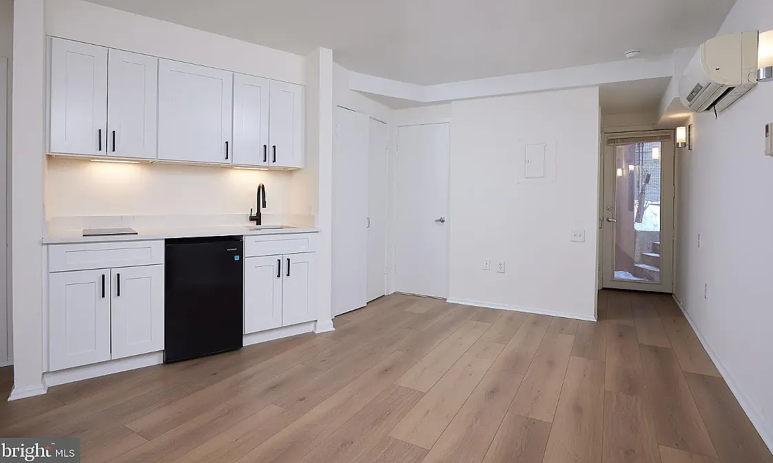 Studio, 400 sqft, $1,850 — Photo 1