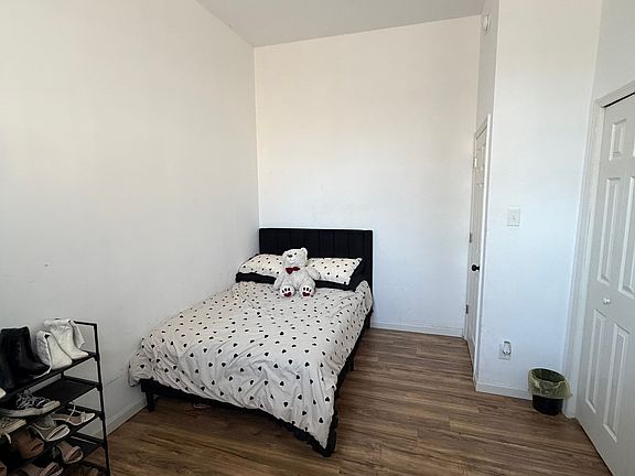3rd image of 209 Wilmer St